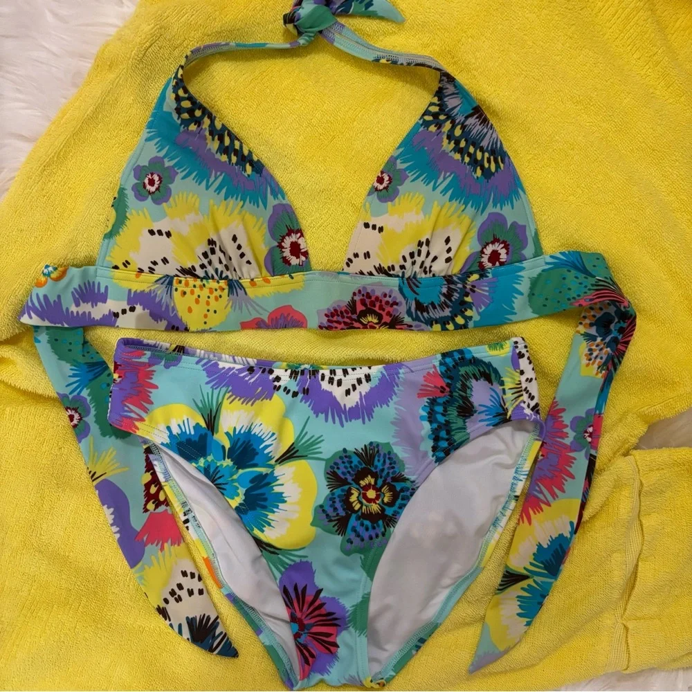 Victoria's Secret Multi Color Bottom Mid Rise Bikini top with removable padding